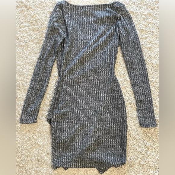 FASHION NOVA gray fuzzy ribbed long sleeve sursplice knee length dress XS - Picture 4 of 4